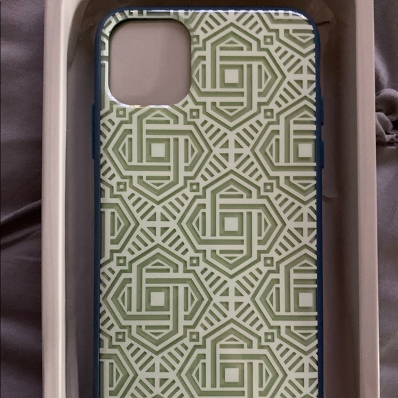 NWOT iPhone XS Max/ 11 Pro Max Case - Picture 2 of 5